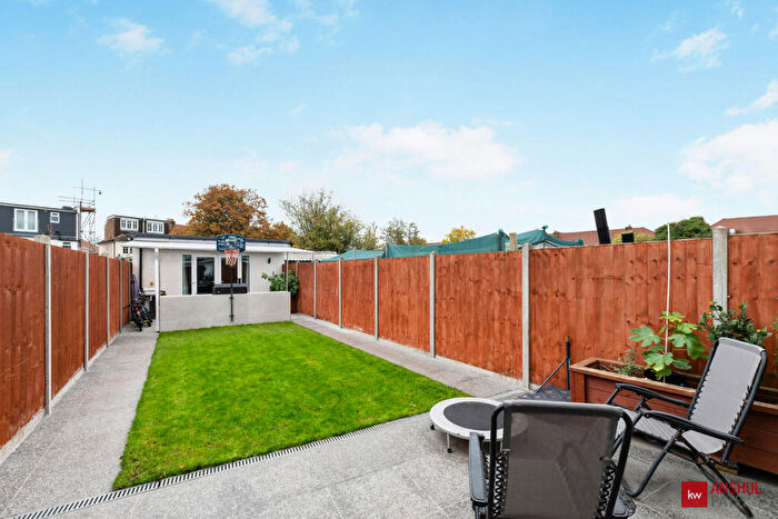 4 Bedroom Terraced House For Sale In Meopham Road, Mitcham, CR4