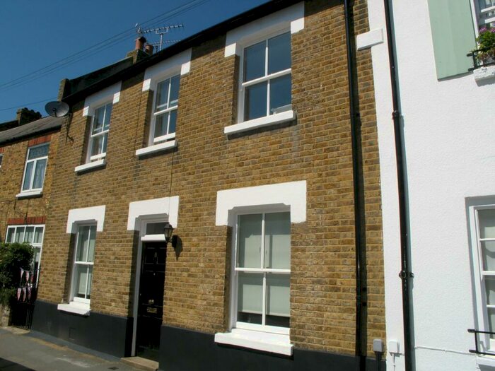 3 Bedroom House To Rent In Park Road, Hampton Wick, KT1