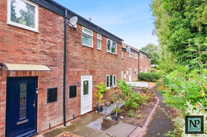 3 Bedroom House For Sale In Carlcroft, Wilnecote, B77