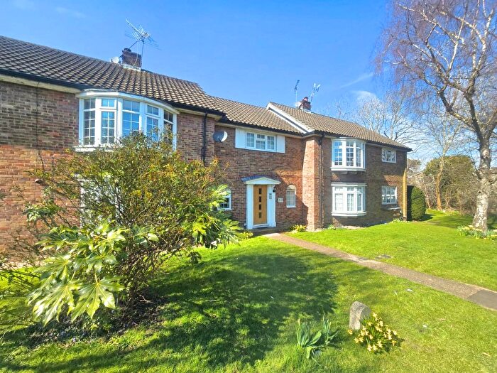 3 Bedroom Flat To Rent In Merry Hill Road, Bushey, Hertfordshire, WD23