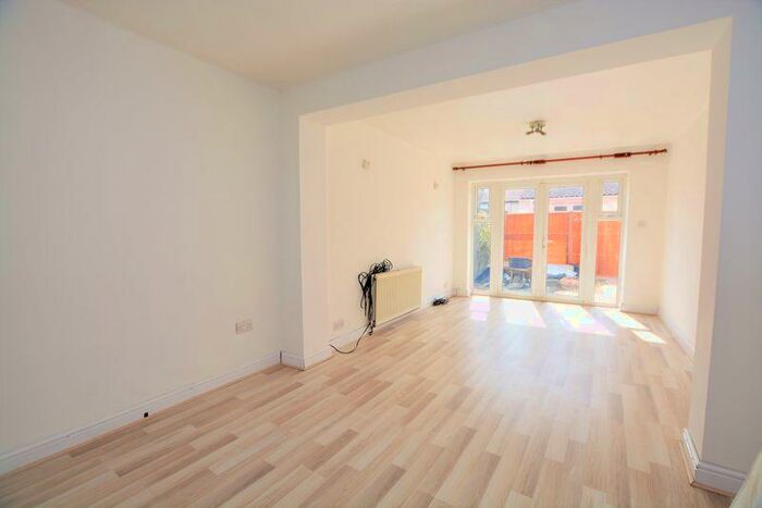3 Bedroom Terraced House To Rent In Richmond Road, SL1