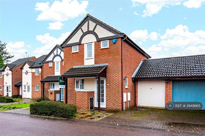 3 Bedroom Semi Detached House To Rent In Hoppers Meadow, Milton Keynes, MK5
