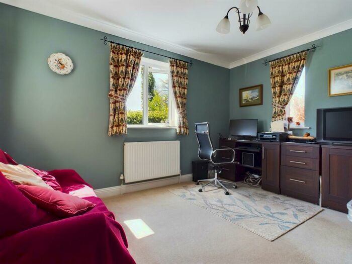 3 Bedroom Chalet For Sale In Mill Lane, Downham Market, PE38