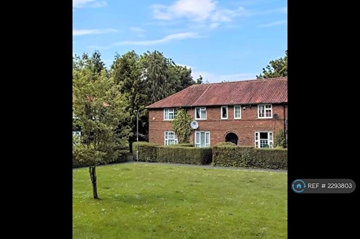 Studio To Rent In Silkstream Road, Middlesex, HA8