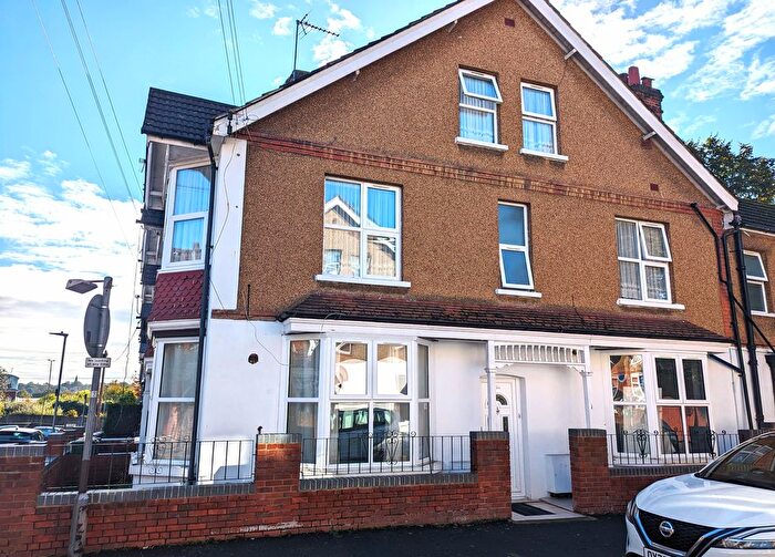 Studio To Rent In Granville Road, Watford, WD18