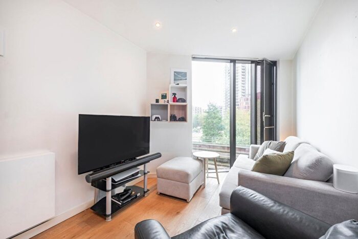 1 Bedroom Flat To Rent In Walworth Road, Walworth, SE1