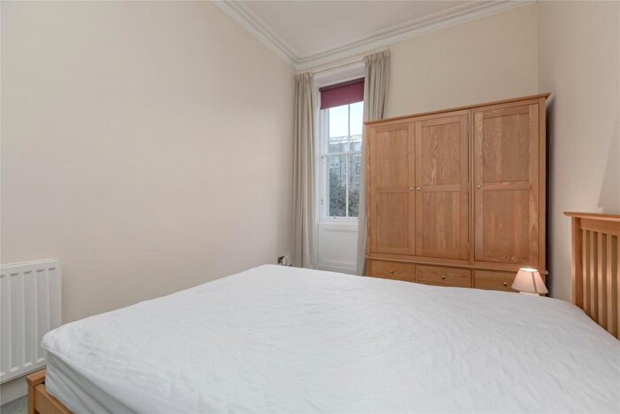 1 Bedroom Apartment For Sale In Comely Bank Street, Edinburgh, Midlothian, EH4