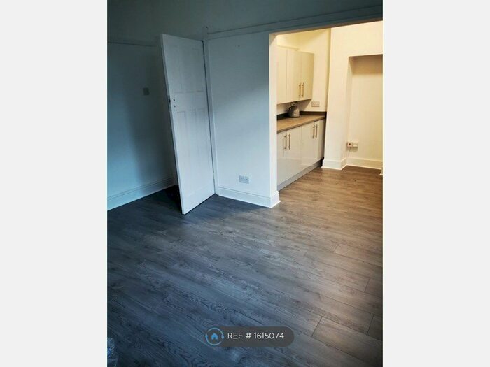 3 Bedroom Semi-Detached House To Rent In Comely Avenue, Wallasey, CH44