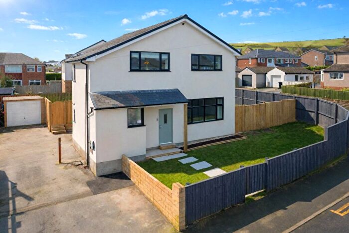 4 Bedroom Detached House For Sale In Heaton Drive, Baildon, Shipley, West Yorkshire, BD17