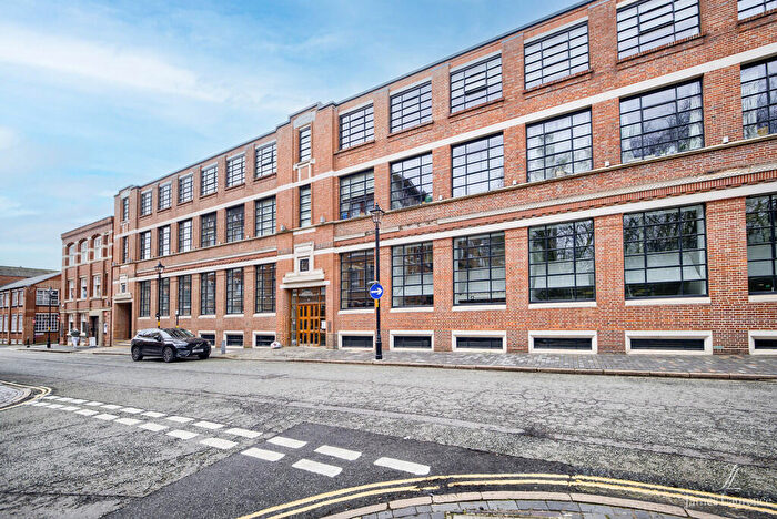 2 Bedroom Apartment To Rent In St Pauls Place, St. Pauls Square, Birmingham, B3