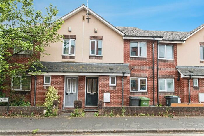 3 Bedroom Terraced House For Sale In Painters Court, Exeter, EX2