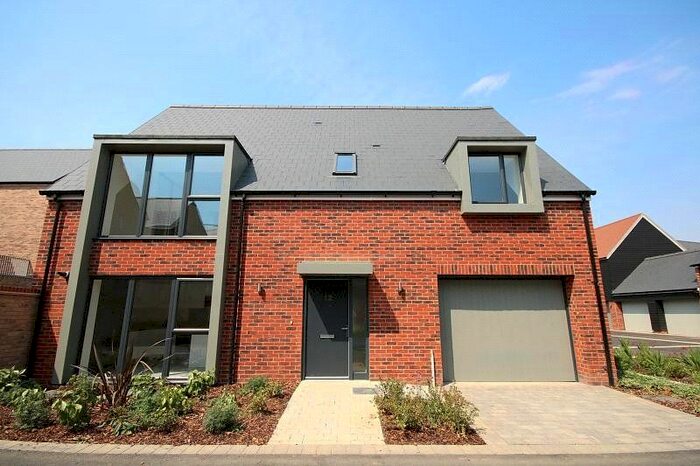 3 Bedroom Detached House To Rent In James Daniels View, Springfield, Chelmsford, CM1