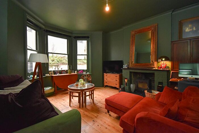 1 Bedroom Flat To Rent In Cornwallis Gardens, Hastings, TN34