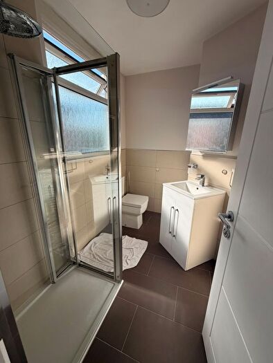 4 Bedroom Bungalow To Rent In Helen Road, Hornchurch, Essex, RM11