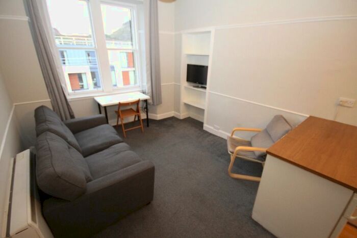 1 Bedroom Flat To Rent In St. Leonards Street, Newington, Edinburgh EH8