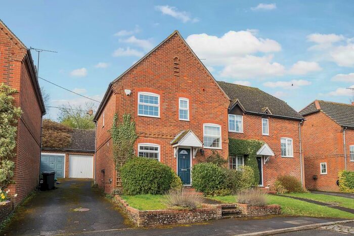 3 Bedroom Semi-Detached House To Rent In Hampstead Norreys, Thatcham, RG18