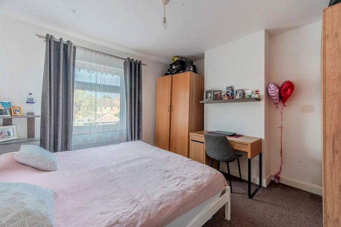 3 Bedroom Flat To Rent In Crofts Road, Harrow, HA1