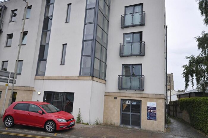 1 Bedroom Flat To Rent In Millennium Plaza Warwick Place Cheltenham, GL52