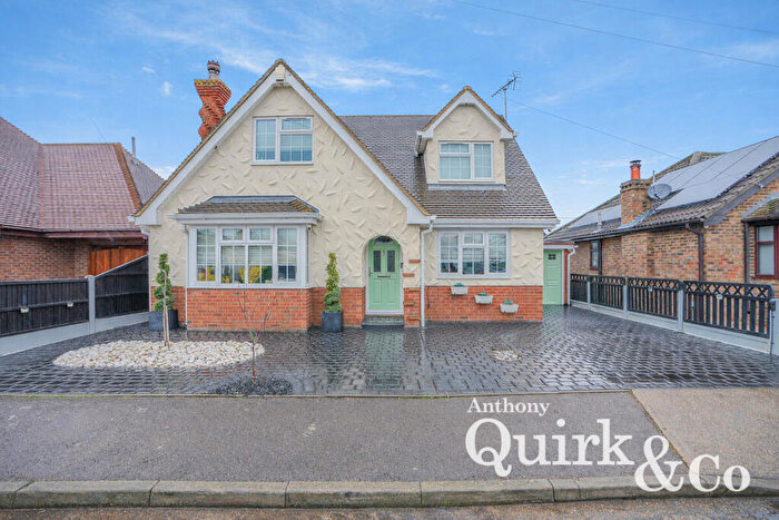 5 Bedroom Detached House For Sale In Tewkes Road, Canvey Island, SS8