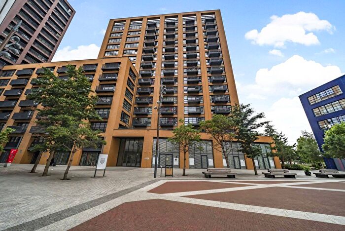 2 Bedroom Flat To Rent In Amelia House, Canary Wharf, London, E14