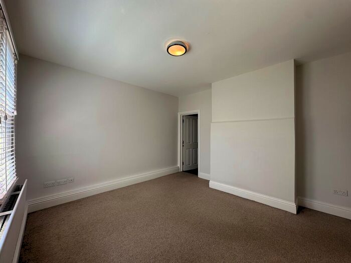 1 Bedroom Apartment To Rent In Merrow Street, London, SE17