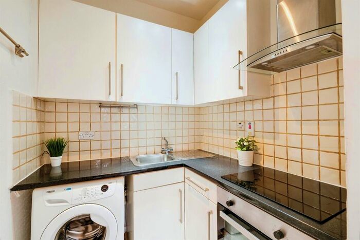 1 Bedroom Flat For Sale In Lorne Park Road, Bournemouth, BH1