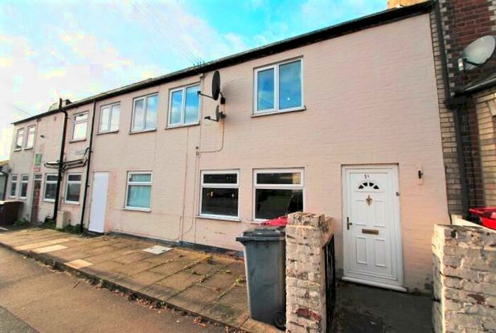 2 Bedroom Ground Maisonette To Rent In Donkin Hill, Reading, Berkshire, RG4