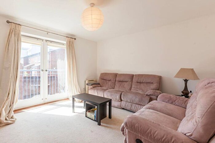 2 Bedroom Flat To Rent In Chicksand Street, Brick Lane, London, E1