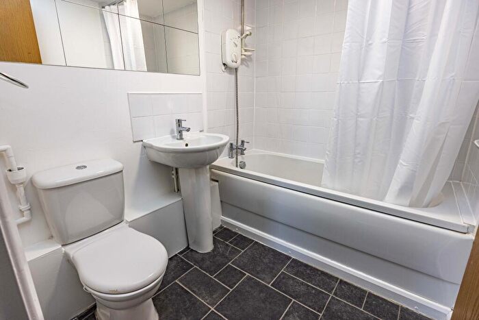 1 Bedroom Flat To Rent In Mansfield Road, Nottingham, Nottinghamshire, NG1