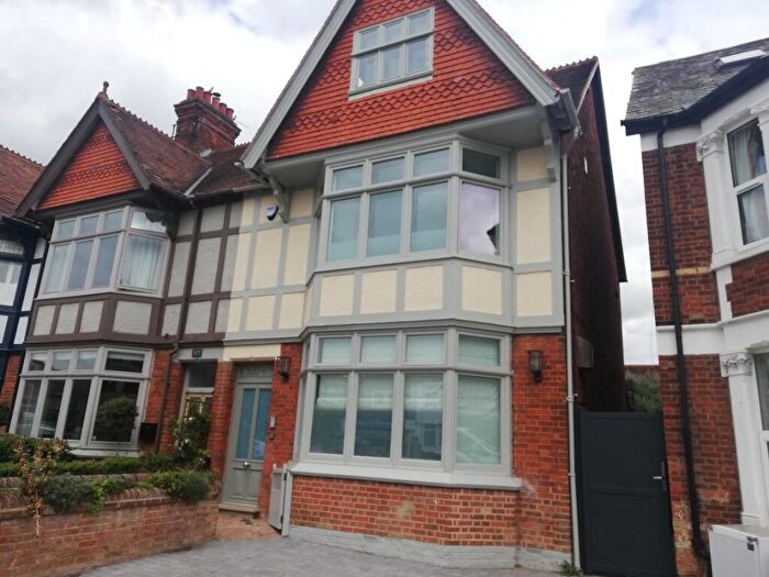 1 Bedroom Flat To Rent In Banbury Road, Summertown, Oxford, OX2