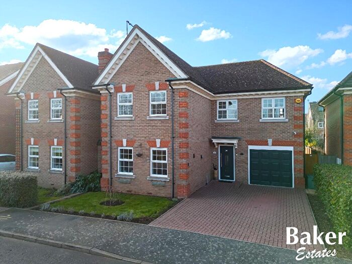 4 Bedroom Detached House For Sale In Caxton Way, Romford, RM1