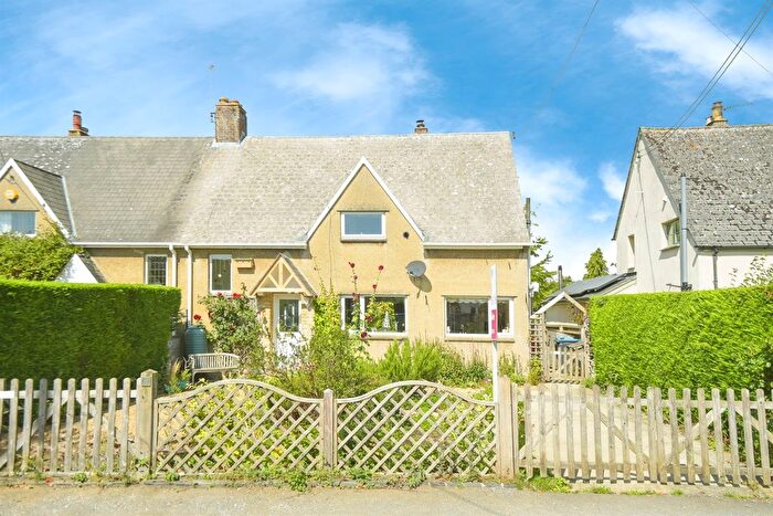 3 Bedroom Semi-Detached House For Sale In Griffiths Close, Northmoor, Witney, OX29
