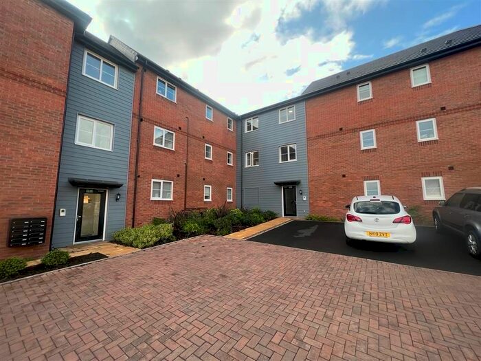 2 Bedroom Flat To Rent In Bolsover Drive, Stafford, ST16