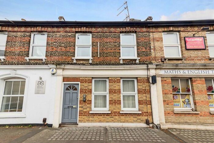 2 Bedroom Flat To Rent In Alexandria Road, London W13