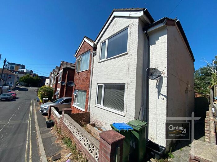 3 Bedroom Semi-Detached House For Sale In |Ref: |, Lake Road, Southampton, SO19