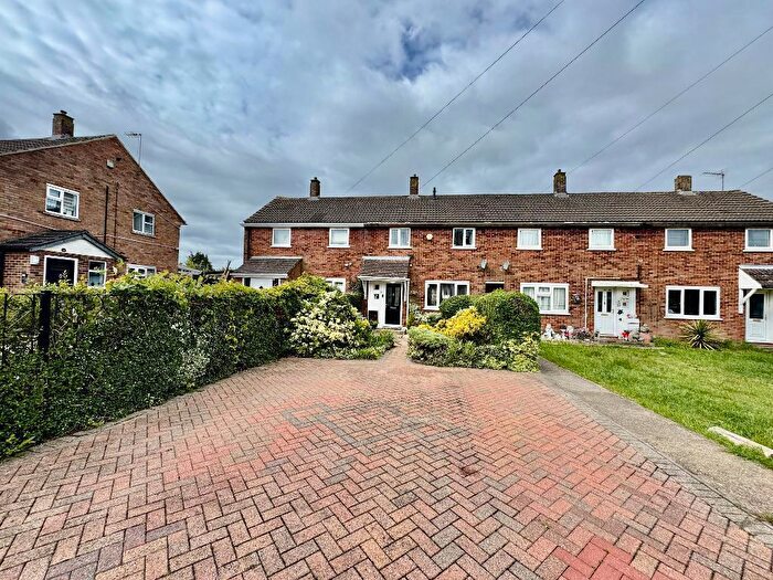 2 Bedroom Terraced House For Sale In Hollybush Road, Vauxhall Park, Luton, Bedfordshire, LU2