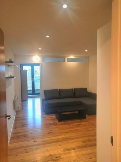 3 Bedroom Flat To Rent In Flat Amisha Court, Grange Road, London, SE1