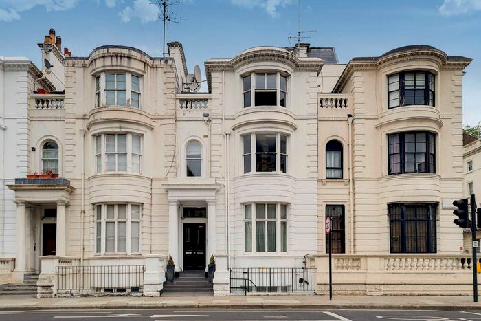2 Bedroom Flat To Rent In Gloucester Terrace, Bayswater, London, W2