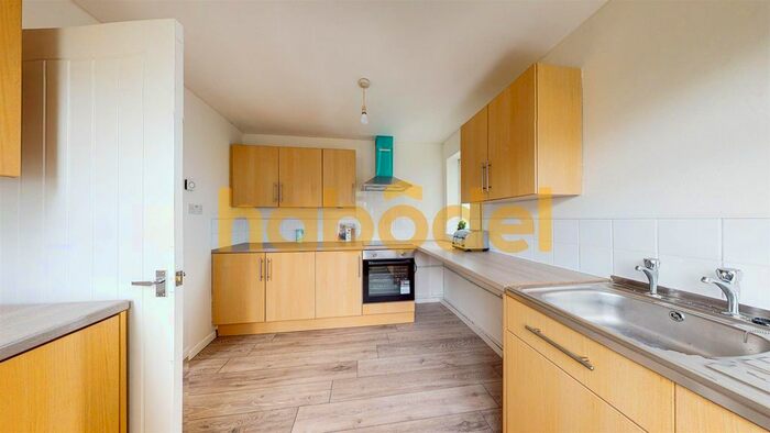 3 Bedroom Semi-Detached House To Rent In Greenham Close, Middlesbrough, TS3