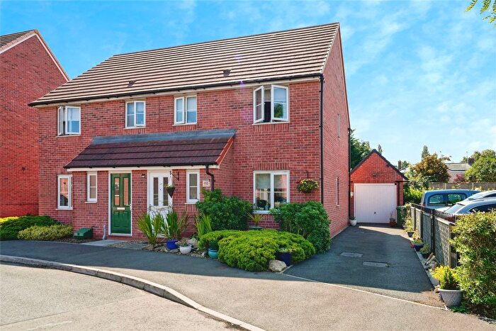 3 Bedroom Semi-Detached House For Sale In Sentinel Close, Worcester, Worcestershire, WR2