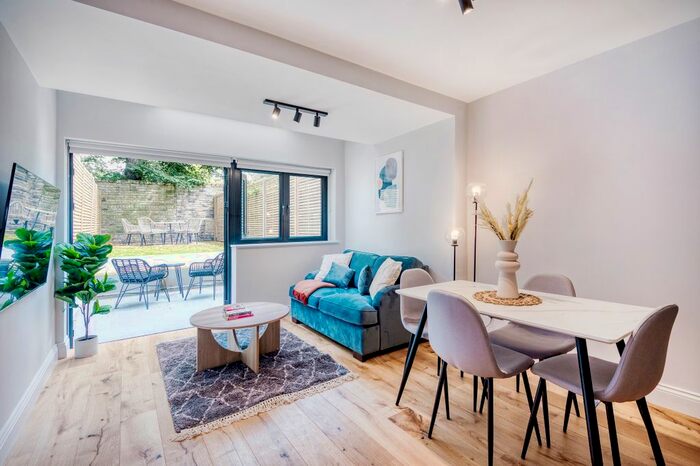 Studio To Rent In Coleherne Road, London, Uk, London, SW10