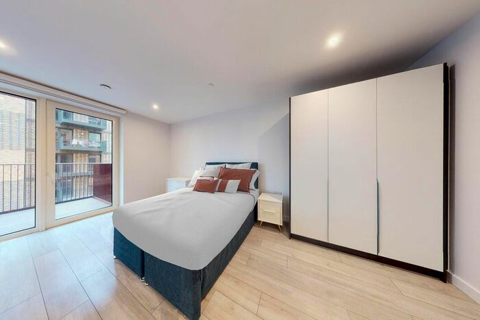 Studio To Rent In , New Lion Way, London, SE17