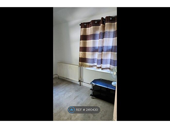 1 Bedroom Flat To Rent In Springbank Road, London, SE13