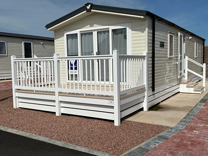 2 Bedroom Park Home For Sale In Queens Walk, Boddam, Residential Park, AB42