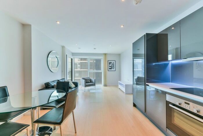 1 Bedroom Flat To Rent In Glasshouse Gardens, Stratford, London, E20