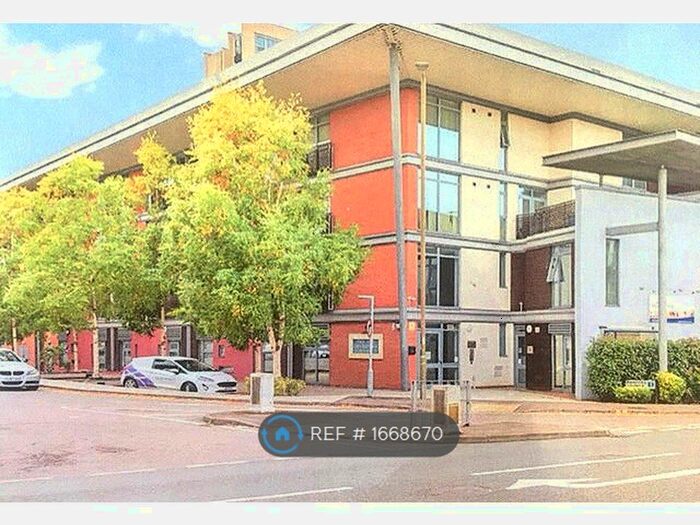 2 Bedroom Flat To Rent In Whippendell Road, Watford, WD18