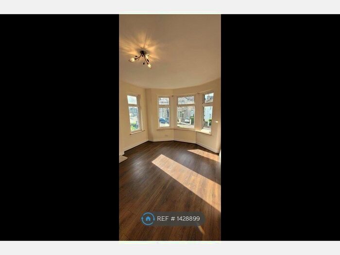 3 Bedroom Maisonette To Rent In Dryburgh Avenue, Burnside, Glasgow, G73