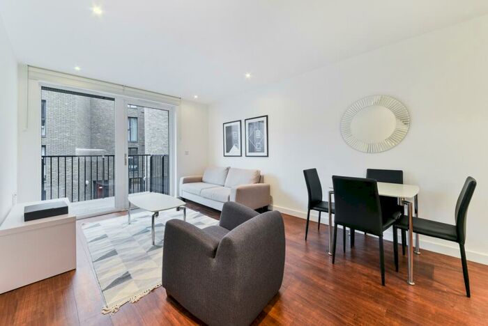 2 Bedroom Flat To Rent In Endeavour House, Ashton Reach, Surrey Quays, London, SE16