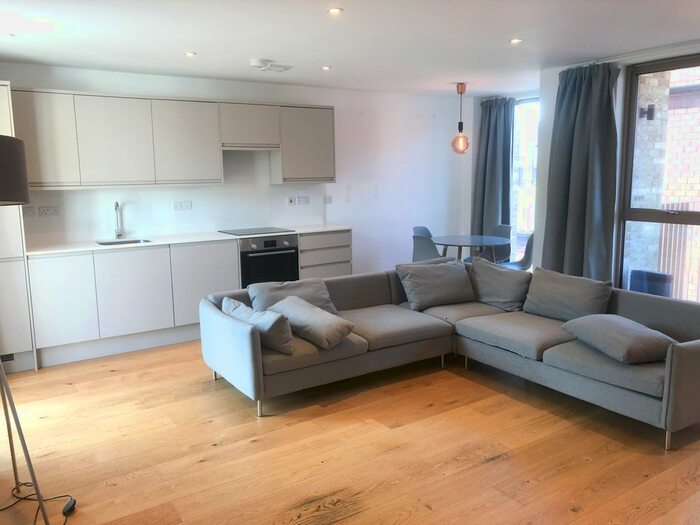 1 Bedroom Flat To Rent In Mountbatten Court, Uxbridge Road, London, W7