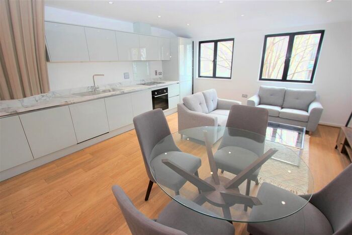 2 Bedroom Flat To Rent In Augustines Court, Lynton Road, London, SE1